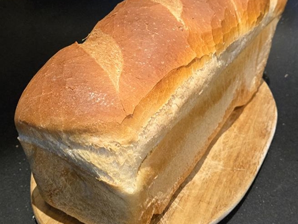 Melkwit&nbsp;half gesneden
